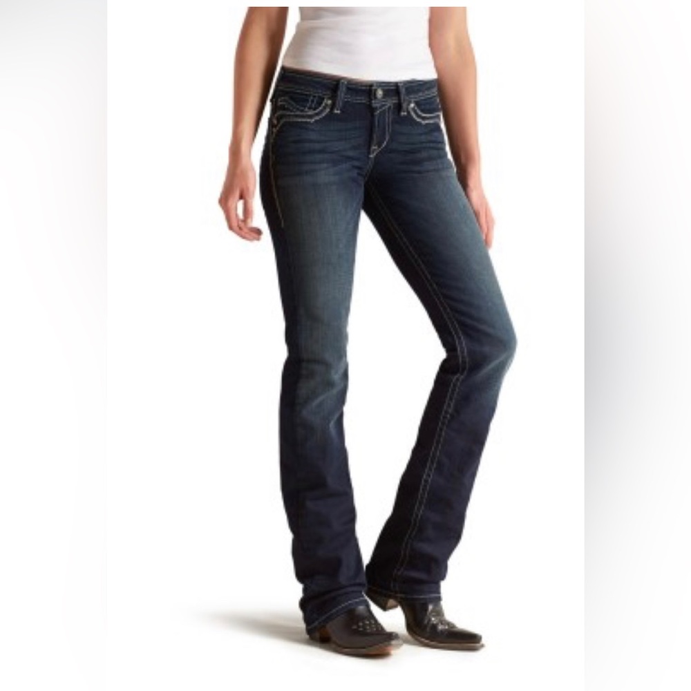 Like new Ariat Amber Size 34 R women’s bootcut jeans 👖😀